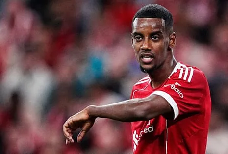 Alexander Isak's First Appearance Delivers Glamour Amid Noticeable Rust